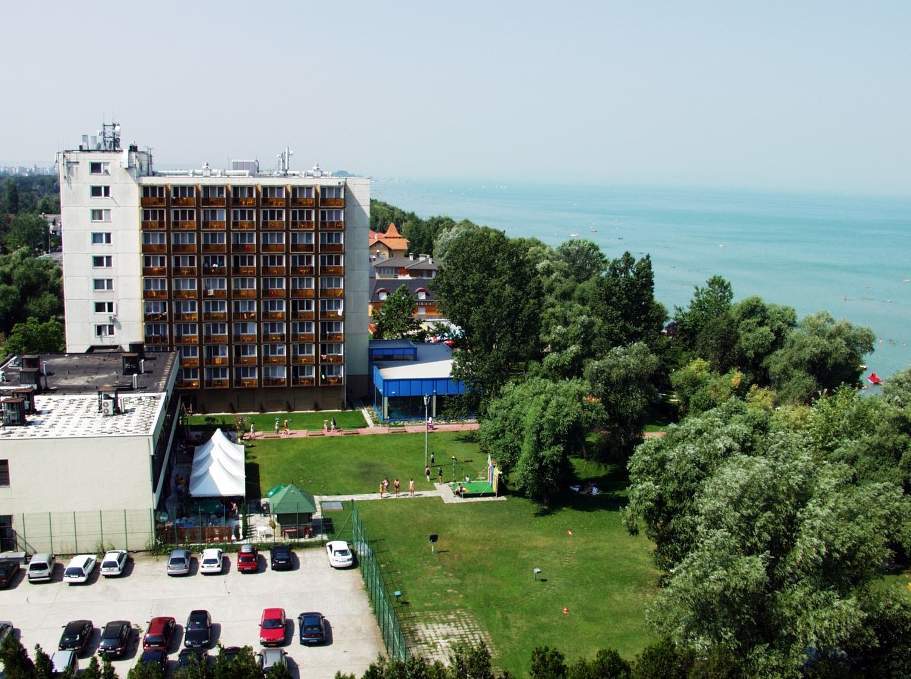 Hotel Magistern Siofok Luaran gambar
